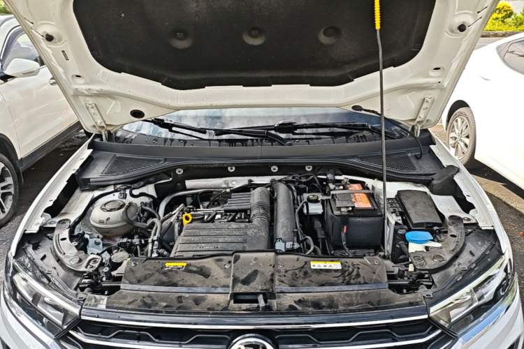 Used Volkswagen T-ROC 2021 280TSI DSG Two-Wheel Drive Comfort Connect Edition Engine Bay