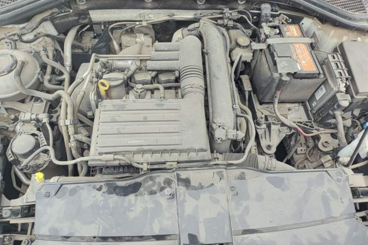Used Volkswagen T-ROC 2021 280TSI DSG Two-Wheel Drive Elite Connect Edition Engine Bay