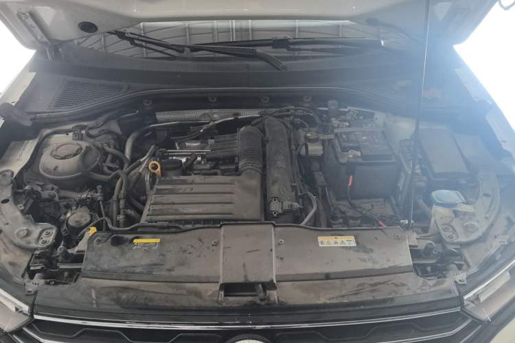 Used Volkswagen T-ROC 2021 280TSI DSG Two-Wheel Drive R-Line Pro Connected Version Engine Bay