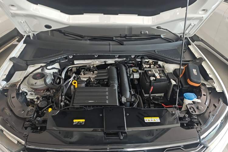 Used Volkswagen T-ROC 2021 280TSI DSG Two-Wheel Drive Comfort Connect Edition Engine Bay