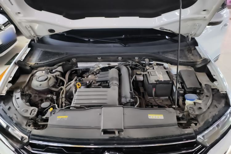 Used Volkswagen T-ROC 2021 280TSI DSG Two-Wheel Drive Comfort Connect Edition Engine Bay