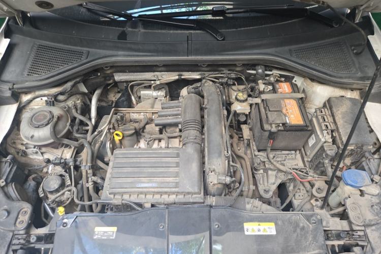 Used Volkswagen T-ROC 2021 280TSI DSG Two-Wheel Drive Comfort Connect Edition Engine Bay