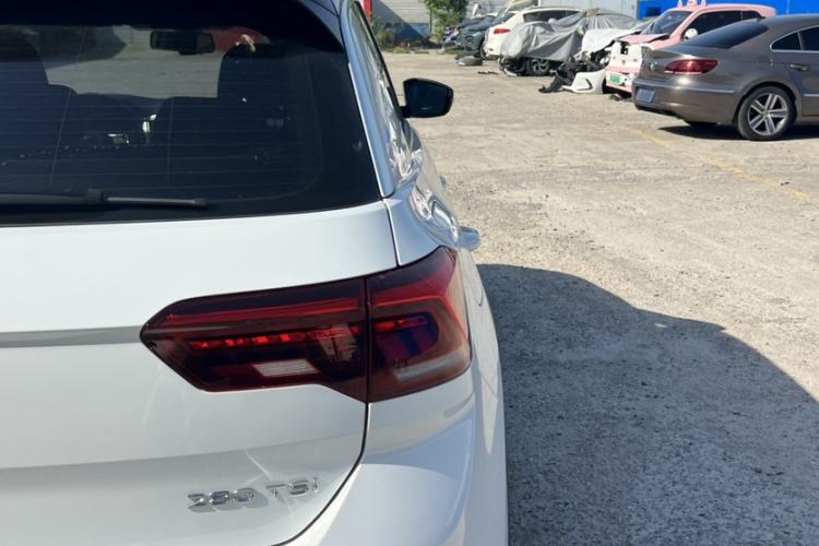 Used Volkswagen T-ROC 2021 280TSI DSG Two-Wheel Drive R-Line Pro Connected Version Exterior 1