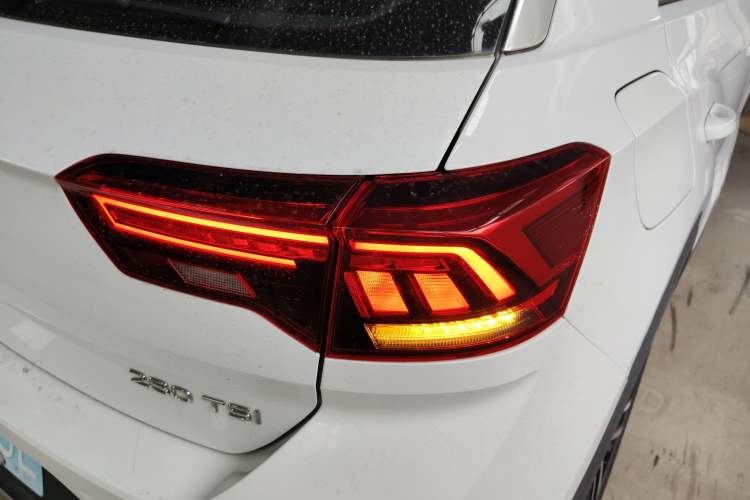 Used Volkswagen T-ROC 2021 280TSI DSG Two-Wheel Drive Comfort Connect Edition Exterior 3