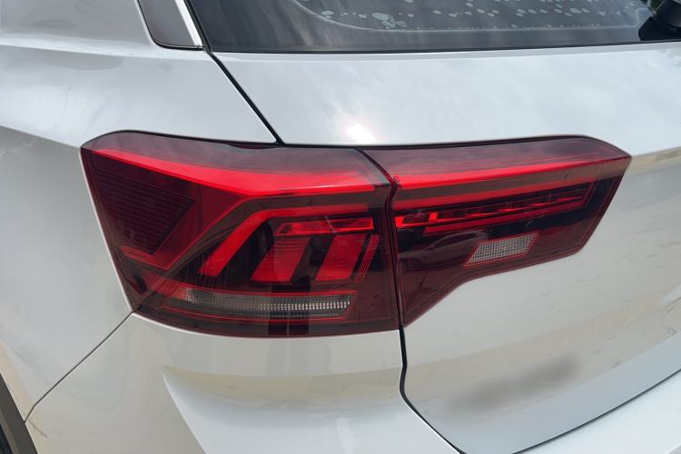 Used Volkswagen T-ROC 2021 280TSI DSG Two-Wheel Drive Elite Connect Edition Exterior 3