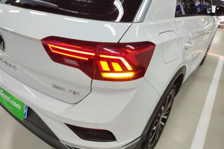 Used Volkswagen T-ROC 2021 280TSI DSG Two-Wheel Drive Comfort Connect Edition Exterior 6