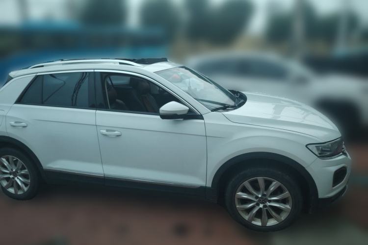 Used Volkswagen T-ROC 2021 Revised Version 280TSI DSG Two-Wheel Drive Elite Connect Edition Front Right 45 Deg