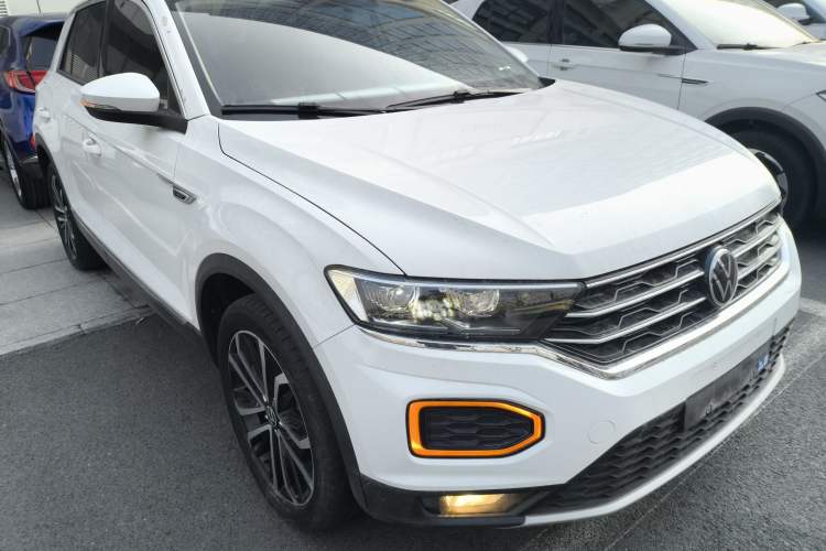 Used Volkswagen T-ROC 2021 280TSI DSG Two-Wheel Drive Comfort Connect Edition Front Right 45 Deg