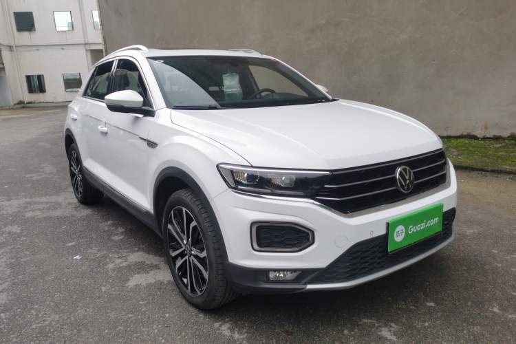 Used Volkswagen T-ROC 2021 Revised Version 280TSI DSG All-Wheel Drive Luxury Connected Edition Front Right 45 Deg