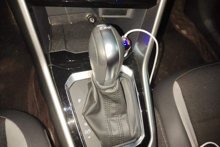 Used Volkswagen T-ROC 2021 Revised Version 280TSI DSG Two-Wheel Drive Elite Connect Edition Gear Lever