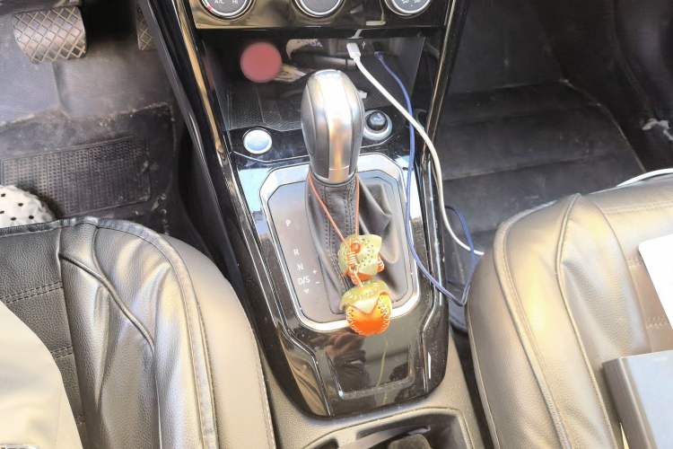 Used Volkswagen T-ROC 2021 Revised Version 280TSI DSG Two-Wheel Drive Comfort & Smart Connectivity Edition Gear Lever