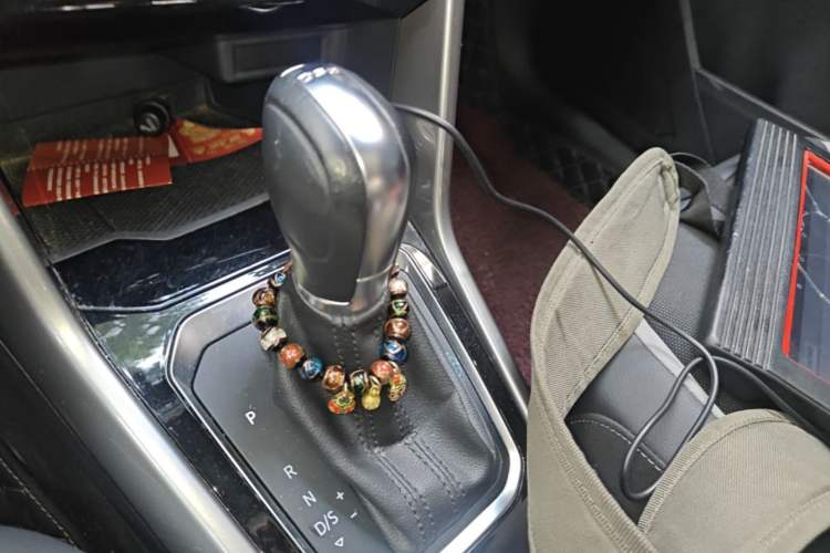 Used Volkswagen T-ROC 2021 280TSI DSG Two-Wheel Drive Elite Connect Edition Gear Lever
