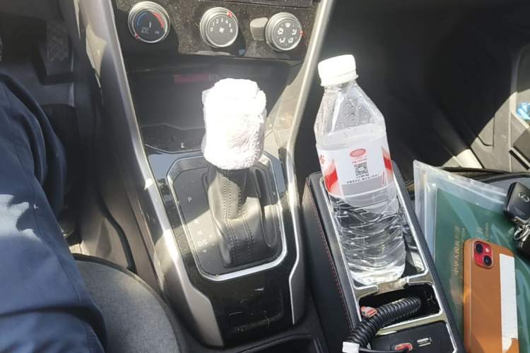 Used Volkswagen T-ROC 2021 280TSI DSG Two-Wheel Drive Elite Connect Edition Gear Lever