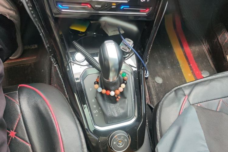 Used Volkswagen T-ROC 2021 Revised Version 280TSI DSG All-Wheel Drive Luxury Connected Edition Gear Lever