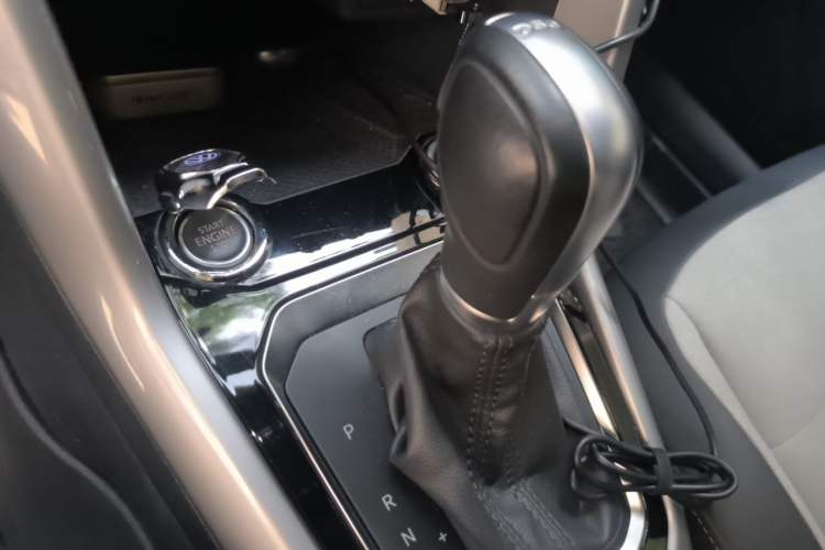 Used Volkswagen T-ROC 2021 Revised Version 280TSI DSG Two-Wheel Drive R-Line Pro Connected Car Edition Gear Lever