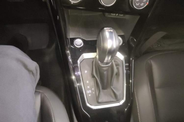 Used Volkswagen T-ROC 2021 Revised Version 280TSI DSG Two-Wheel Drive Comfort & Smart Connectivity Edition Gear Lever