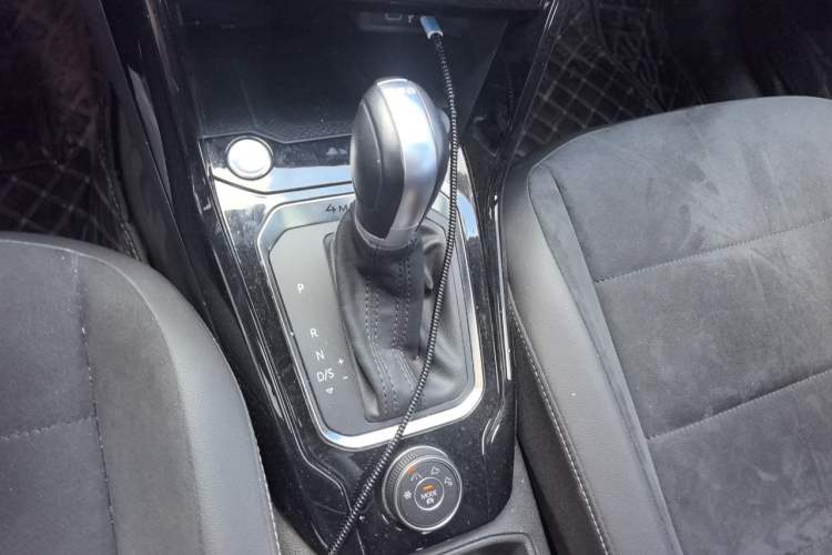 Used Volkswagen T-ROC 2021 Revised Version 280TSI DSG All-Wheel Drive Luxury Connected Edition Gear Lever