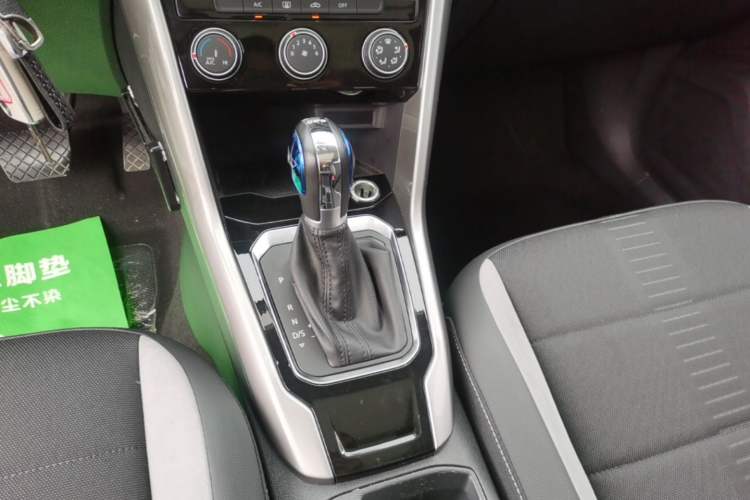 Used Volkswagen T-ROC 2021 Revised Version 280TSI DSG Two-Wheel Drive Elite Connect Edition Gear Lever