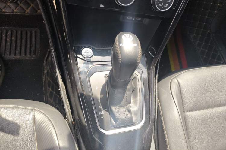 Used Volkswagen T-ROC 2021 Revised Version 280TSI DSG Two-Wheel Drive Comfort & Smart Connectivity Edition Gear Lever