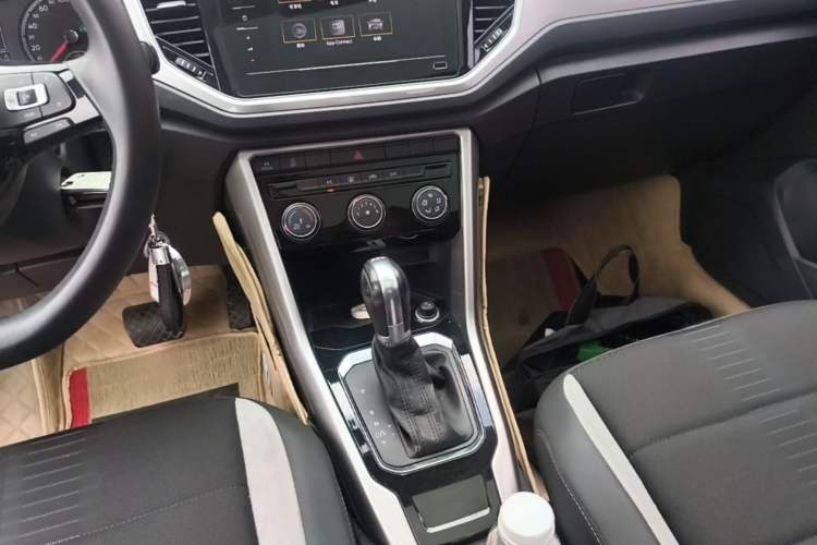 Used Volkswagen T-ROC 2021 Revised Version 280TSI DSG Two-Wheel Drive Elite Connect Edition Gear Lever