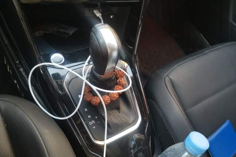 Used Volkswagen T-ROC 2021 280TSI DSG Two-Wheel Drive Comfort Connect Edition Gear Lever