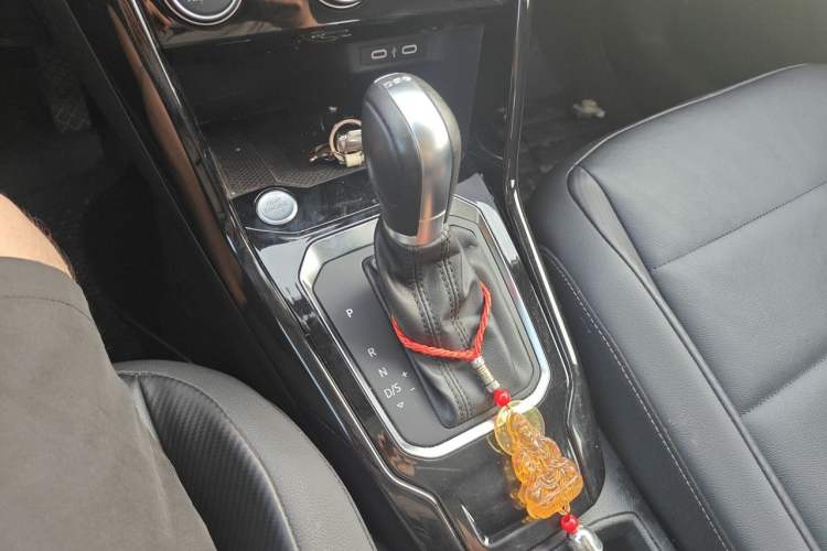 Used Volkswagen T-ROC 2021 280TSI DSG Two-Wheel Drive Comfort Connect Edition Gear Lever