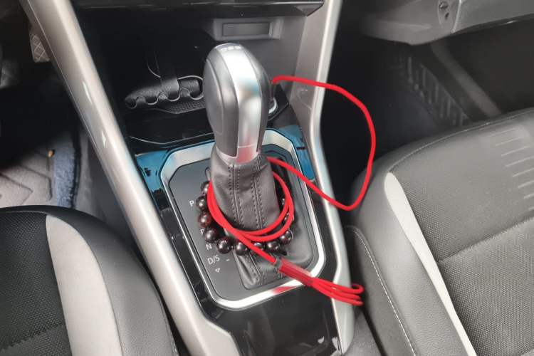 Used Volkswagen T-ROC 2021 280TSI DSG Two-Wheel Drive Elite Connect Edition Gear Lever