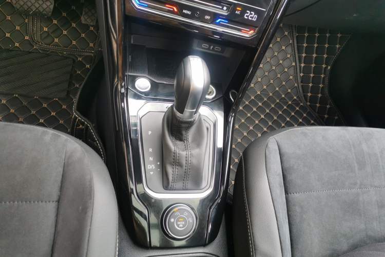 Used Volkswagen T-ROC 2021 Revised Version 280TSI DSG All-Wheel Drive Luxury Connected Edition Gear Lever