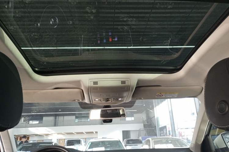 Used Volkswagen T-ROC 2021 280TSI DSG Two-Wheel Drive Comfort Connect Edition Headliner