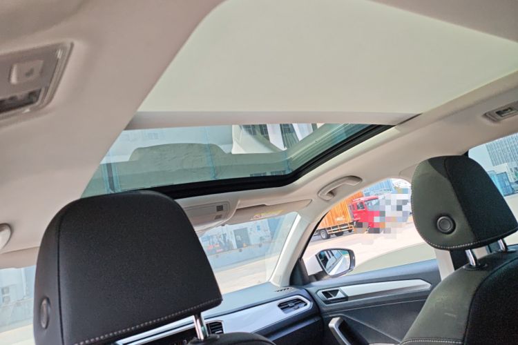 Used Volkswagen T-ROC 2021 280TSI DSG Two-Wheel Drive Elite Connect Edition Headliner