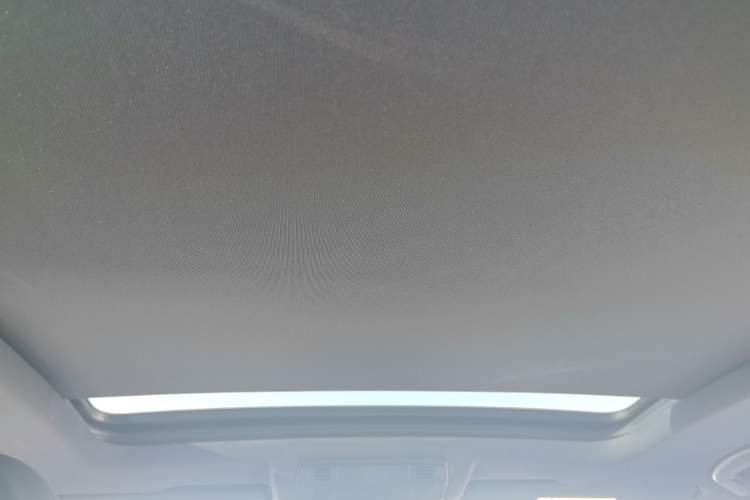 Used Volkswagen T-ROC 2021 280TSI DSG Two-Wheel Drive Luxury Smart Connectivity Version Headliner