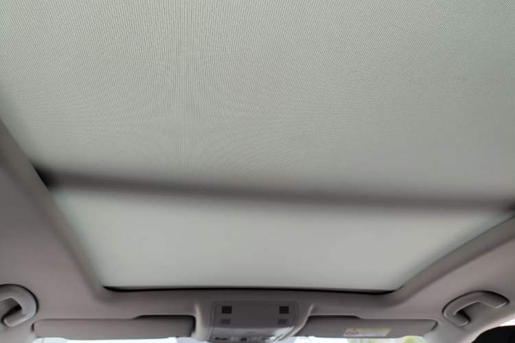 Used Volkswagen T-ROC 2021 280TSI DSG Two-Wheel Drive Comfort Connect Edition Headliner