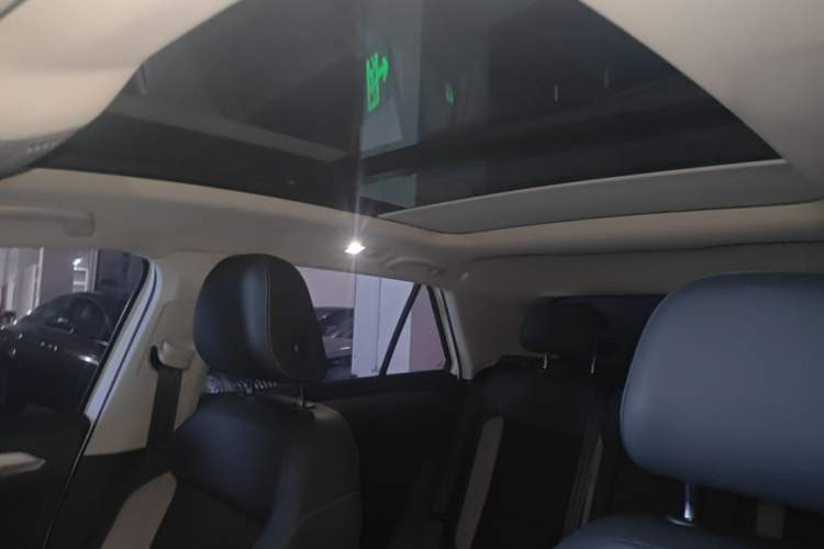 Used Volkswagen T-ROC 2021 280TSI DSG Two-Wheel Drive Elite Connect Edition Headliner