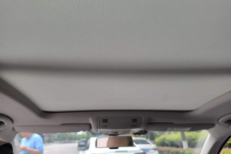 Used Volkswagen T-ROC 2021 280TSI DSG Two-Wheel Drive Elite Connect Edition Headliner
