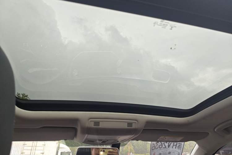 Used Volkswagen T-ROC 2021 280TSI DSG Two-Wheel Drive Elite Connect Edition Headliner