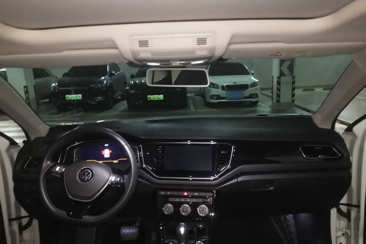 Used Volkswagen T-ROC 2021 280TSI DSG Two-Wheel Drive Comfort Connect Edition Headliner