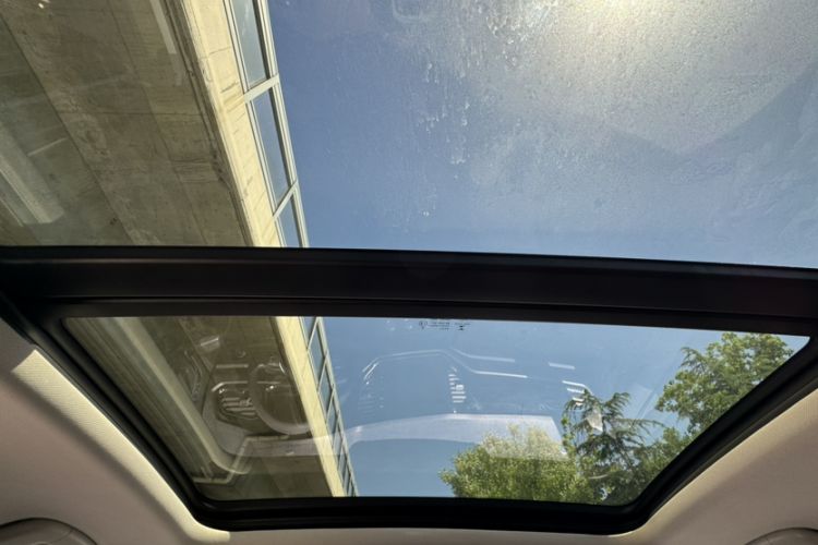Used Volkswagen T-ROC 2021 280TSI DSG Two-Wheel Drive Comfort Connect Edition Headliner