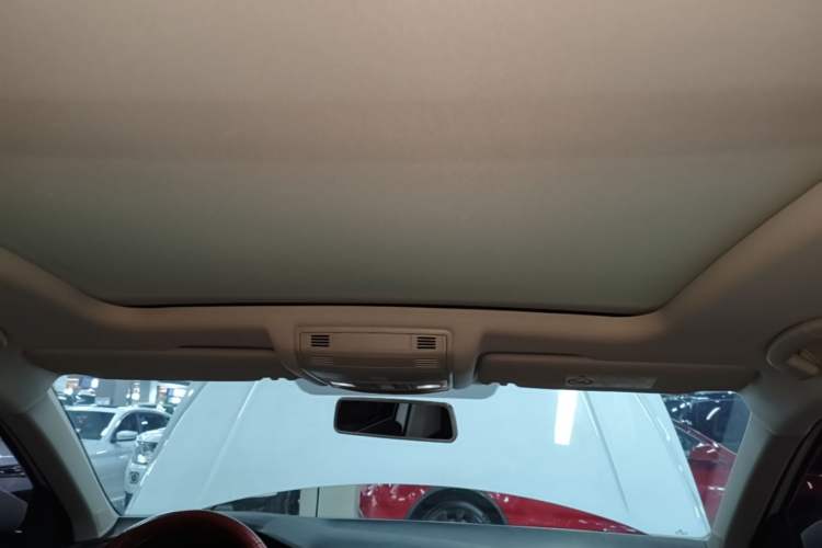 Used Volkswagen T-ROC 2021 280TSI DSG Two-Wheel Drive Comfort Connect Edition Headliner