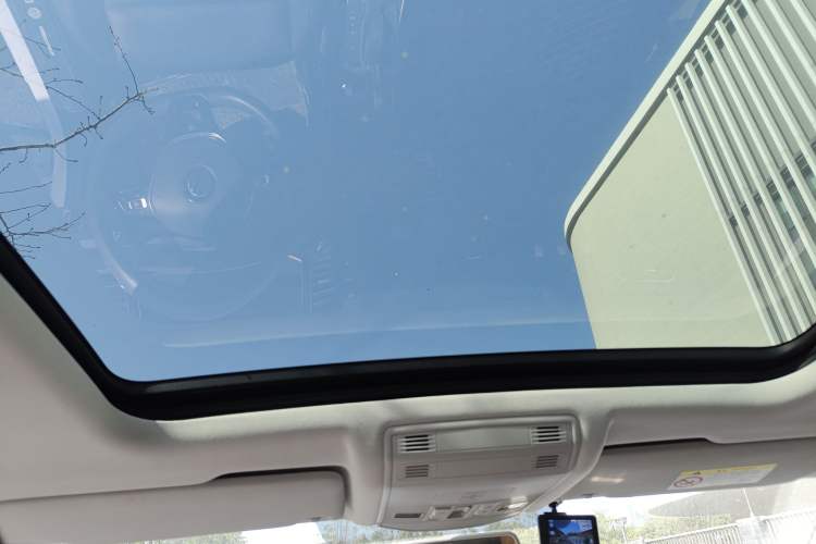 Used Volkswagen T-ROC 2021 280TSI DSG Two-Wheel Drive Comfort Connect Edition Headliner