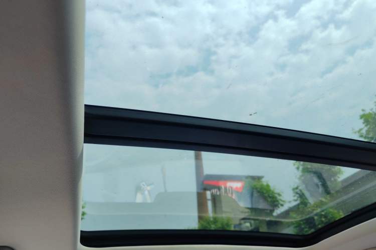 Used Volkswagen T-ROC 2021 280TSI DSG Two-Wheel Drive Comfort Connect Edition Headliner
