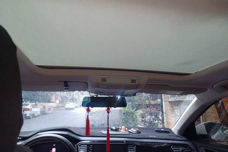Used Volkswagen T-ROC 2021 280TSI DSG Two-Wheel Drive Comfort Connect 30th Anniversary Edition Headliner