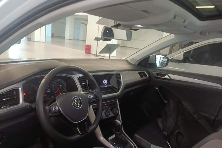 Used Volkswagen T-ROC 2021 280TSI DSG Two-Wheel Drive Elite Connect Edition Headliner