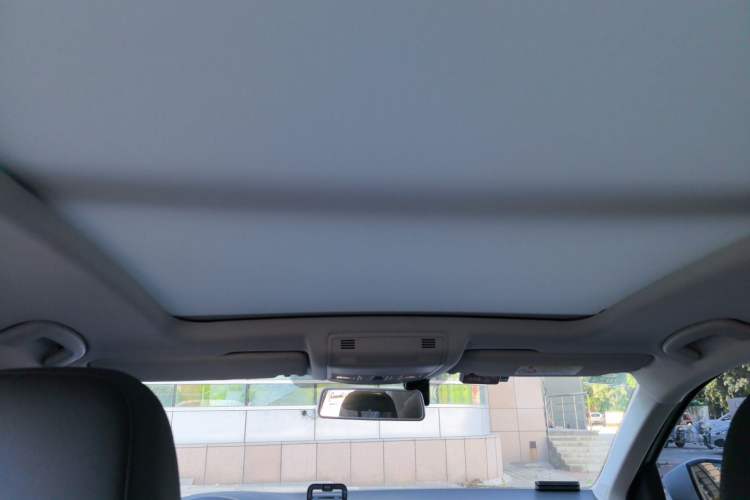 Used Volkswagen T-ROC 2021 280TSI DSG Two-Wheel Drive Comfort Connect Edition Headliner