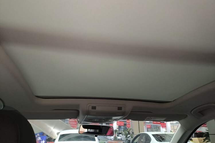 Used Volkswagen T-ROC 2021 280TSI DSG Two-Wheel Drive Comfort Connect Edition Headliner