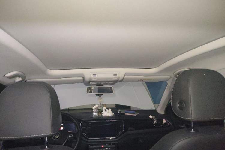 Used Volkswagen T-ROC 2021 280TSI DSG Two-Wheel Drive Comfort Connect Edition Headliner