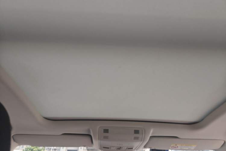 Used Volkswagen T-ROC 2021 280TSI DSG Two-Wheel Drive Comfort Connect Edition Headliner