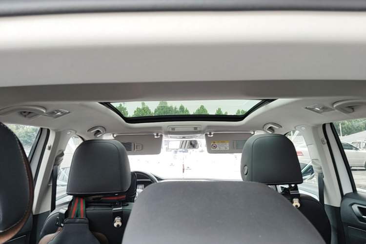 Used Volkswagen T-ROC 2021 280TSI DSG Two-Wheel Drive Elite Connect Edition Headliner