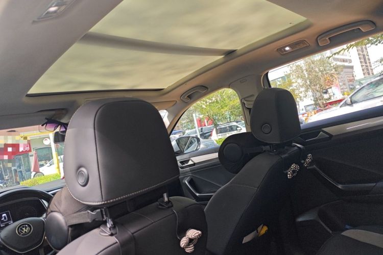 Used Volkswagen T-ROC 2021 280TSI DSG Two-Wheel Drive Elite Connect Edition Headliner