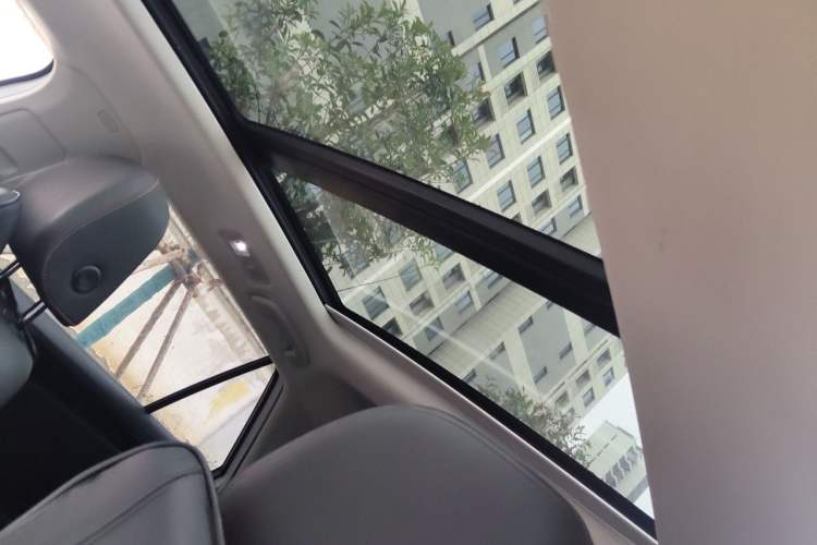 Used Volkswagen T-ROC 2021 280TSI DSG Two-Wheel Drive Comfort Connect 30th Anniversary Edition Headliner