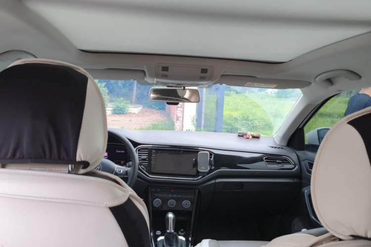 Used Volkswagen T-ROC 2021 280TSI DSG Two-Wheel Drive Comfort Connect 30th Anniversary Edition Headliner